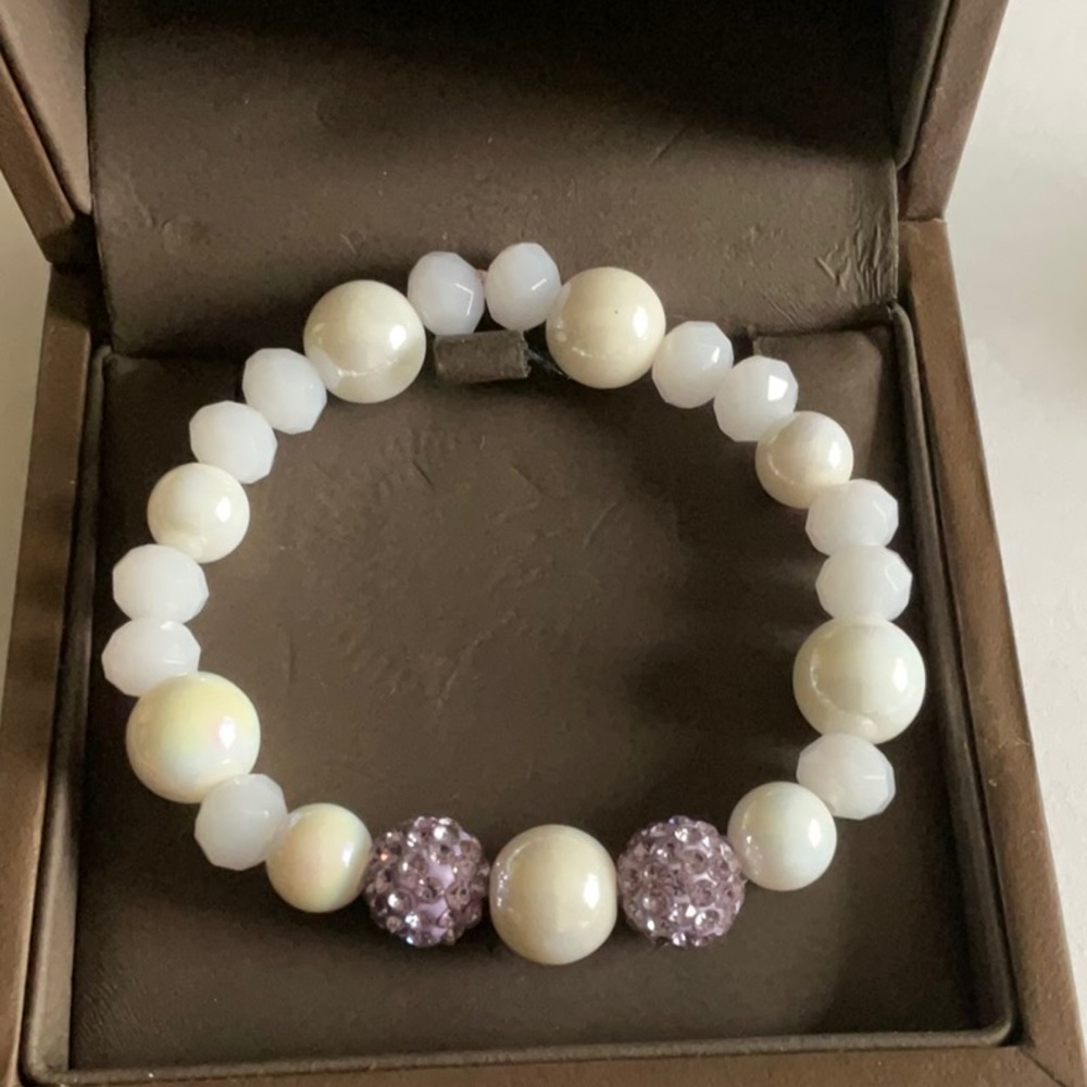 Elegant Pearl and Lavender Beaded Bracelet 🎁 Free gift
